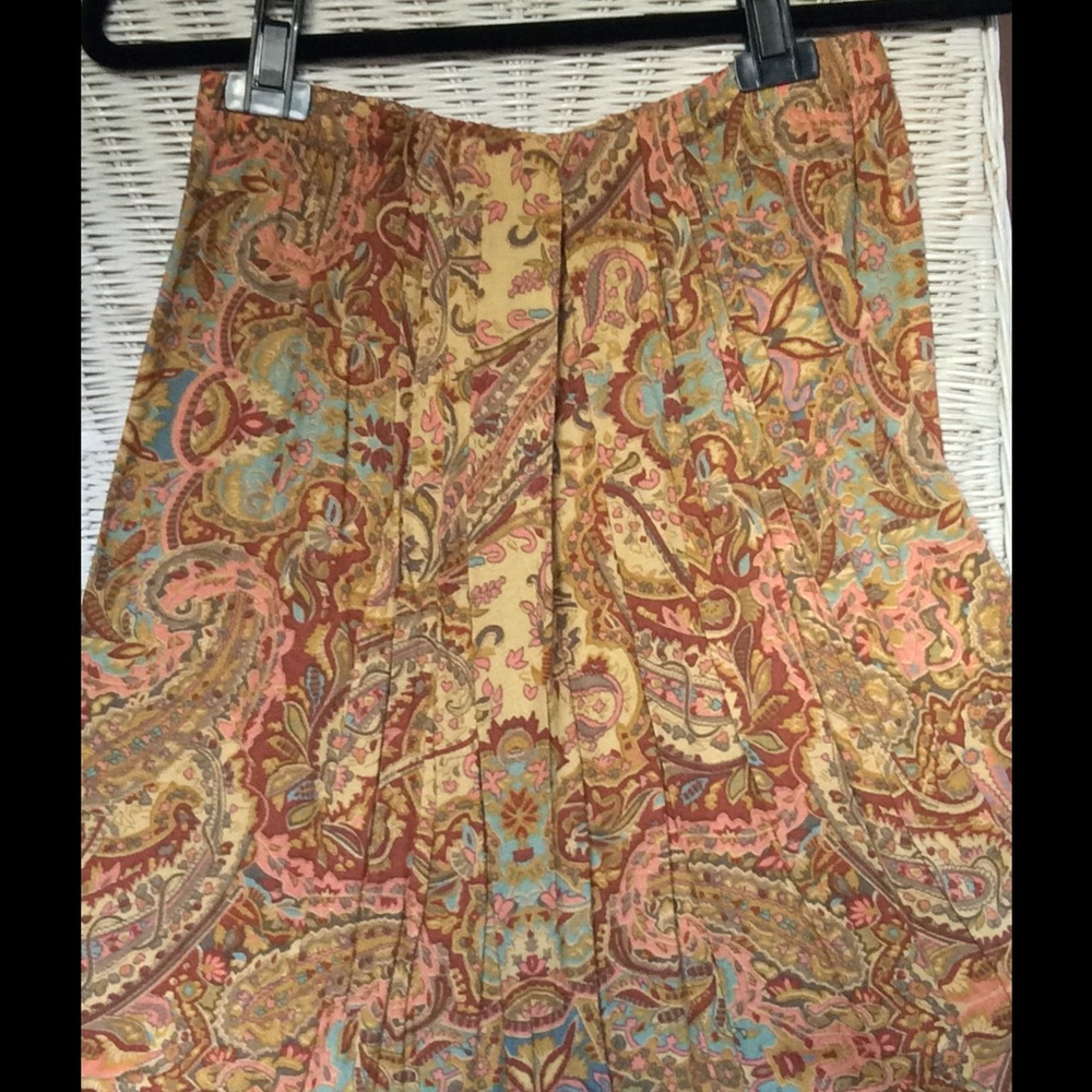 Pleated paisley knee length skirt